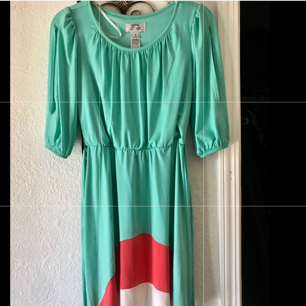 Dress - Picture 8 of 8